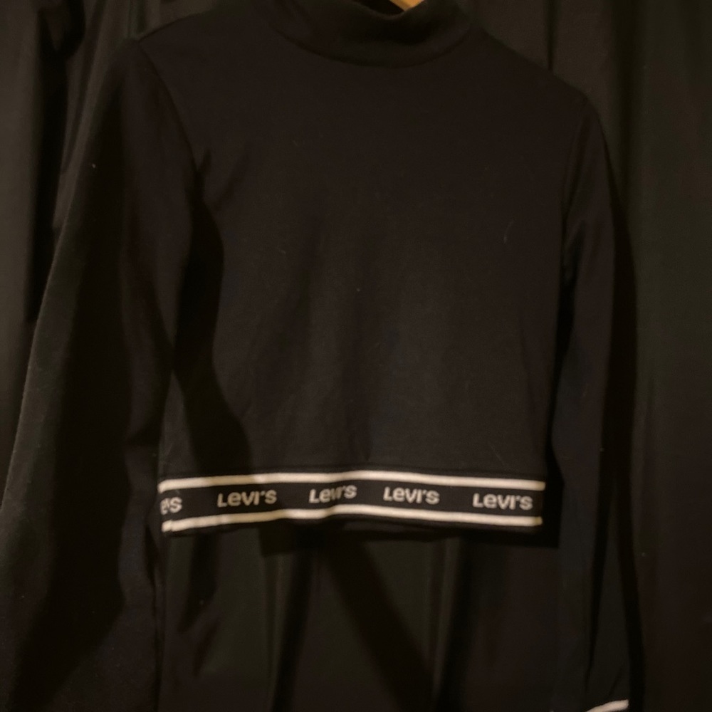 black levi’s cropped turtle neck